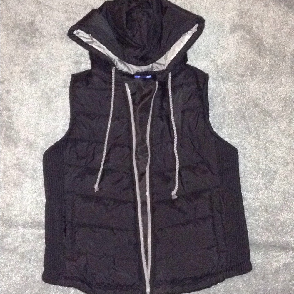 Short sleeve vest